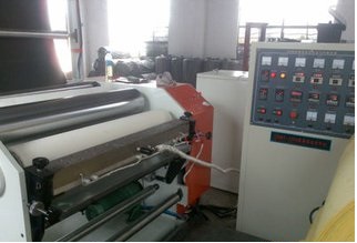 鞋材復(fù)合機(jī)使用什么膠貼合好？